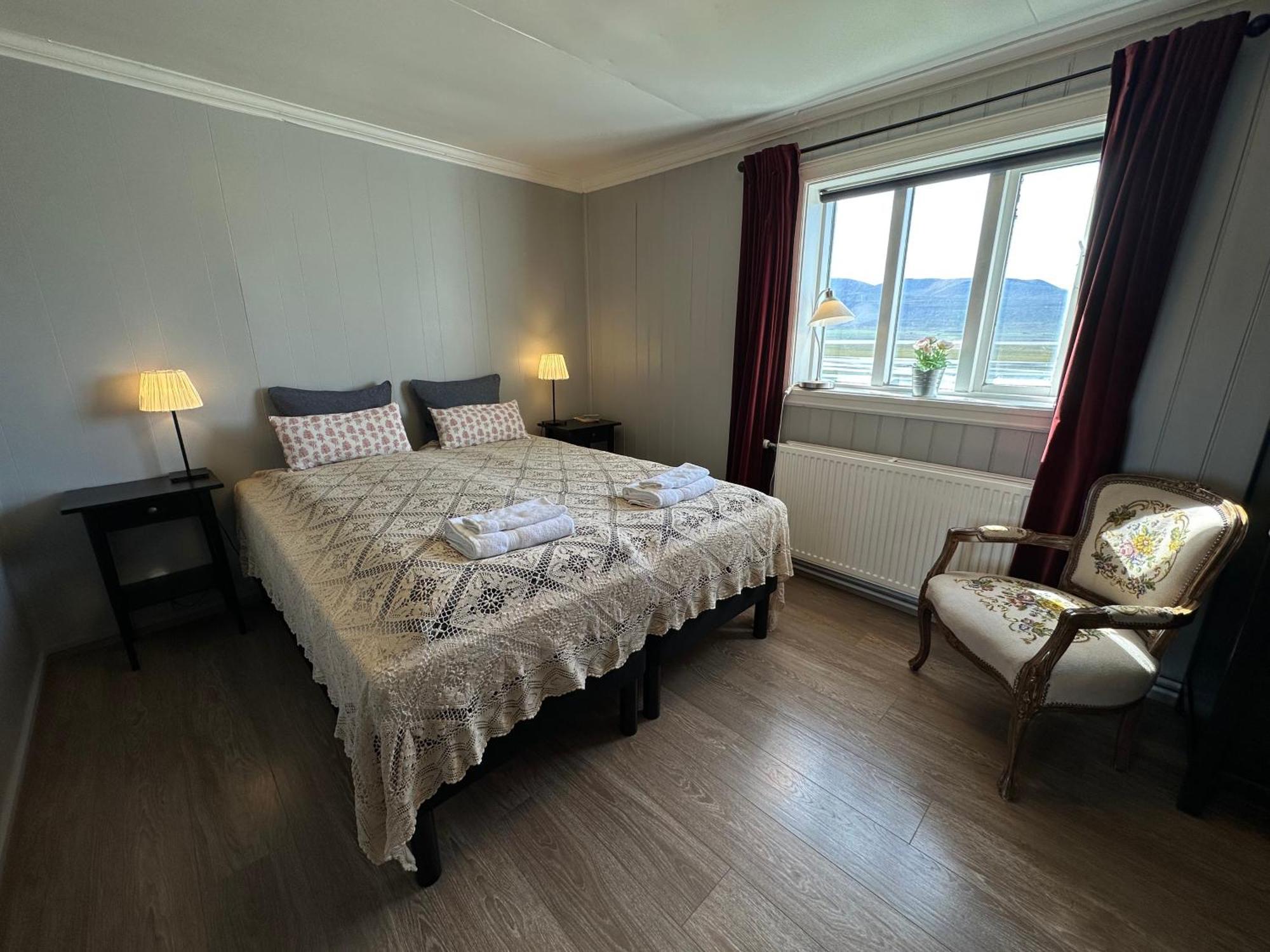 Helluland Guesthouse Saudarkrokur Bagian luar foto