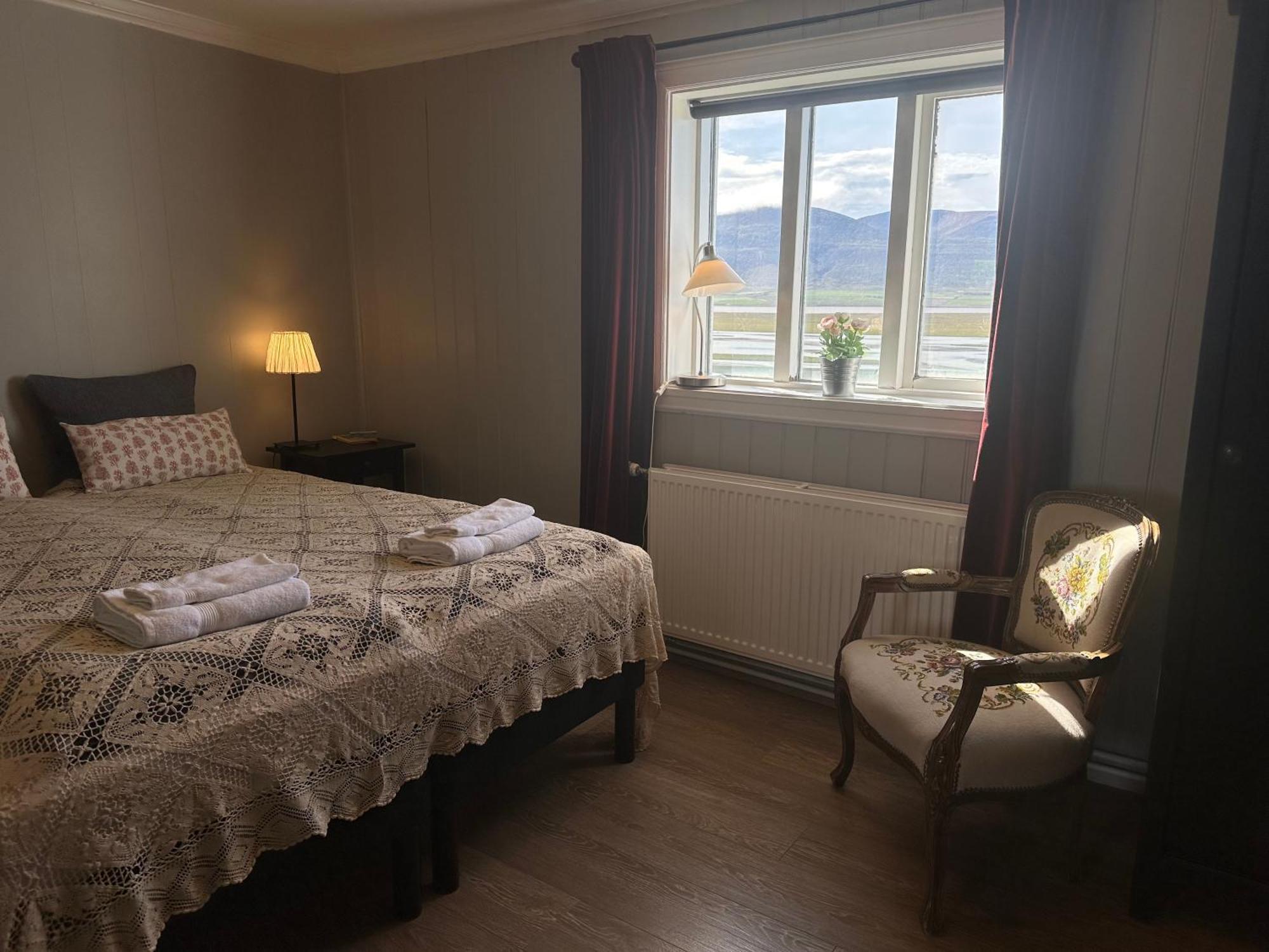 Helluland Guesthouse Saudarkrokur Bagian luar foto